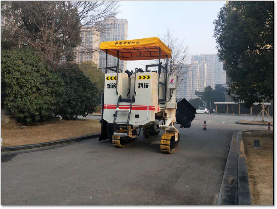 要正確使用操作混凝土路緣石滑模攤鋪機(jī)，定期對路緣石滑模機(jī)進(jìn)行保養(yǎng)和維護(hù)